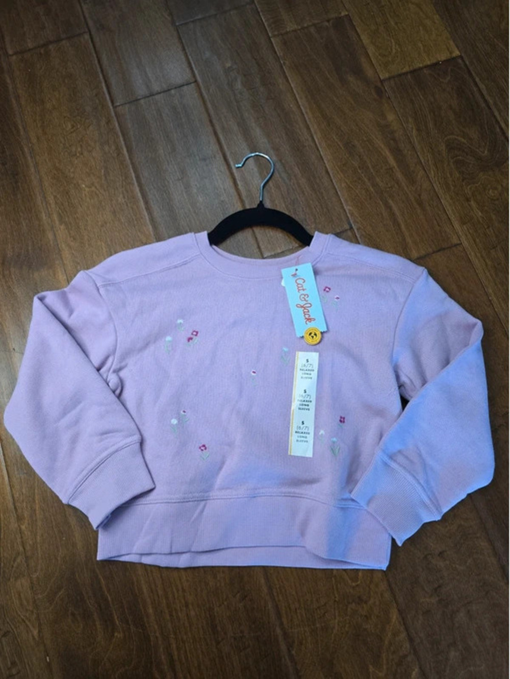 6/7 brand new sweatshirt from target item 651G3